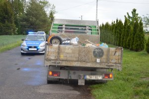 miejsce zdarzenia- samochód dostawczy i radiowóz