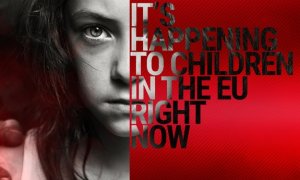 &quot;twarz dziewczynki, po prawej stronie napis It&amp;amp;amp;#039;s happening to children in the EU right now&quot;