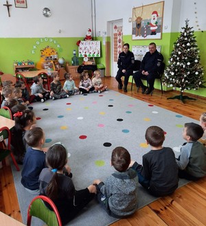 spotkanie policjantów z dziećmi