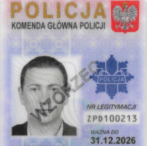 Wzór legitymacji służbowej policjanta obowiązujący w latach 2023 - 2026.