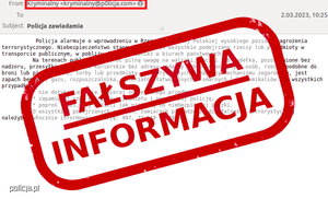 przykładowa fałszywa wiadomość mailowa z czerwonym napisem fałszywa informacja