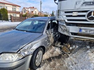 passat i mercedes po zderzeniu się