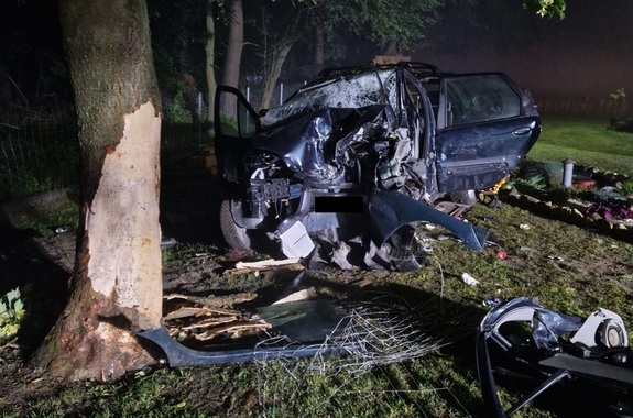 rozbity Renault po wypadku