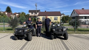 policjanci na quadach
