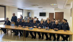 kadra kierownicza i zaproszeni gościa na naradzie