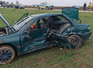 uszkodzone auta po wypadku