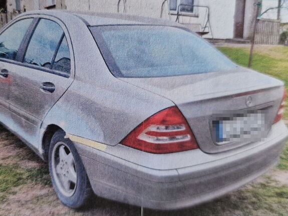 mercedes uczestniczący w kolizji