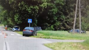 wypadek drogowy z udziałem dwóch pojazdów