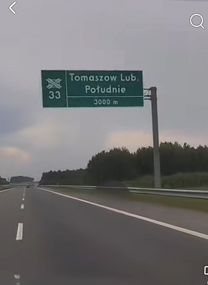 trasa S17 ze znakiem drogowym Tomaszów Lub. Południe